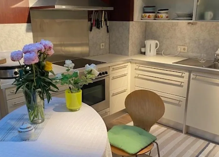 Sleeps 6 With Garden & Balcony Appartamento *